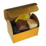 Truhlica s vekom zlatá s 8ks praliniek